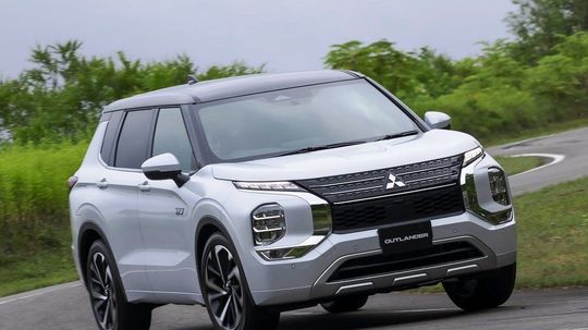 Mitsubishi Outlander PHEV - 2022