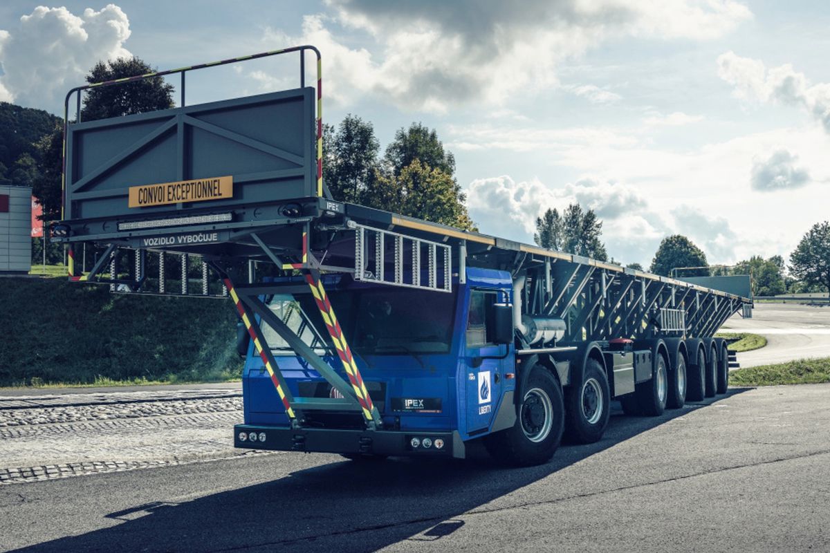 Najdlhšia Tatra histórie má predsunutú kabínu,...