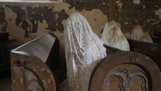 Sochy sú spomienkou na veriacich, ktorí už nie...