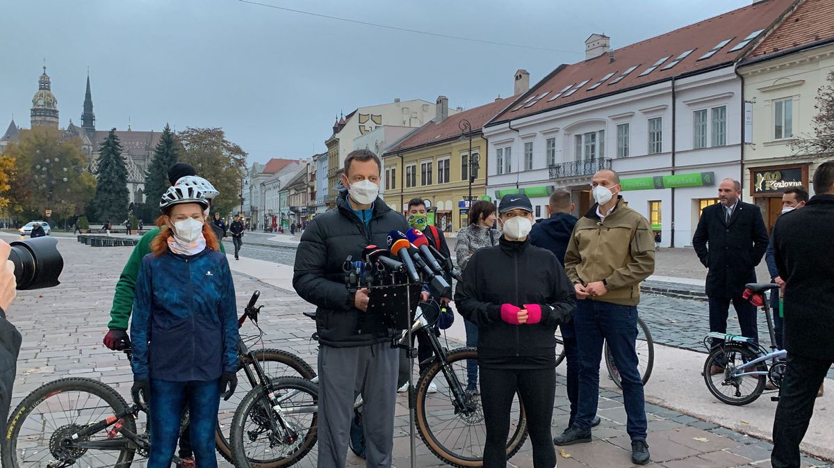 Premiér Eduard Heger počas pracovného výjazdu v...