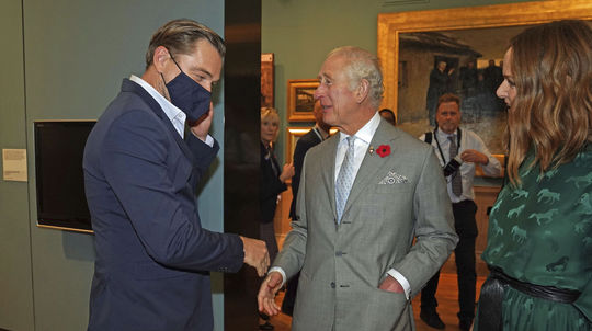 Princ Charles, Stella McCartney a Leonardo...