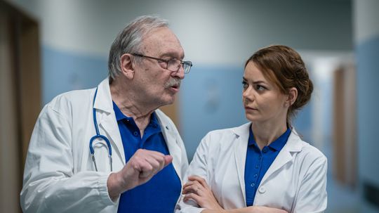 Herečka Anna Nováková  ako lekárka Agáta...