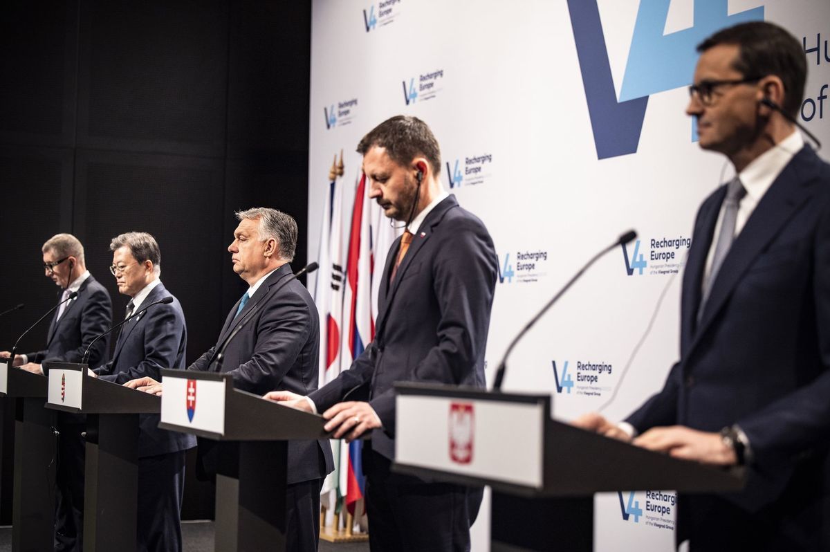 Maďarsko SR V4 Summit Kórea Heger