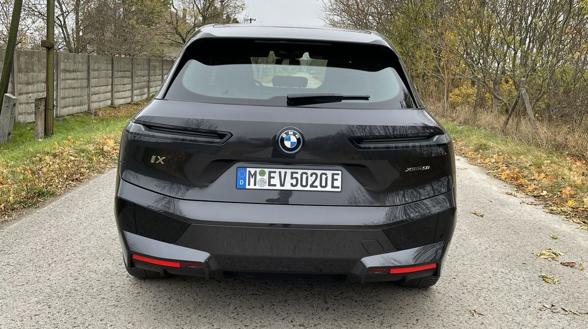 Vypnuté zadné svetlá sú úplne nenápadné.