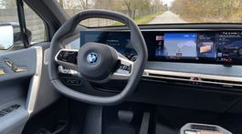 BMW iX xDrive50 (2021)
