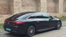 Mercedes-Benz EQS - prvá jazda 2021