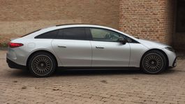Mercedes-Benz EQS - prvá jazda 2021