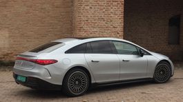 Mercedes-Benz EQS - prvá jazda 2021