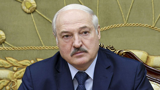 Lukašenko hrozí pohlavárom: Pri nepokojoch nebudem behať so samopalom ja, ale vy
