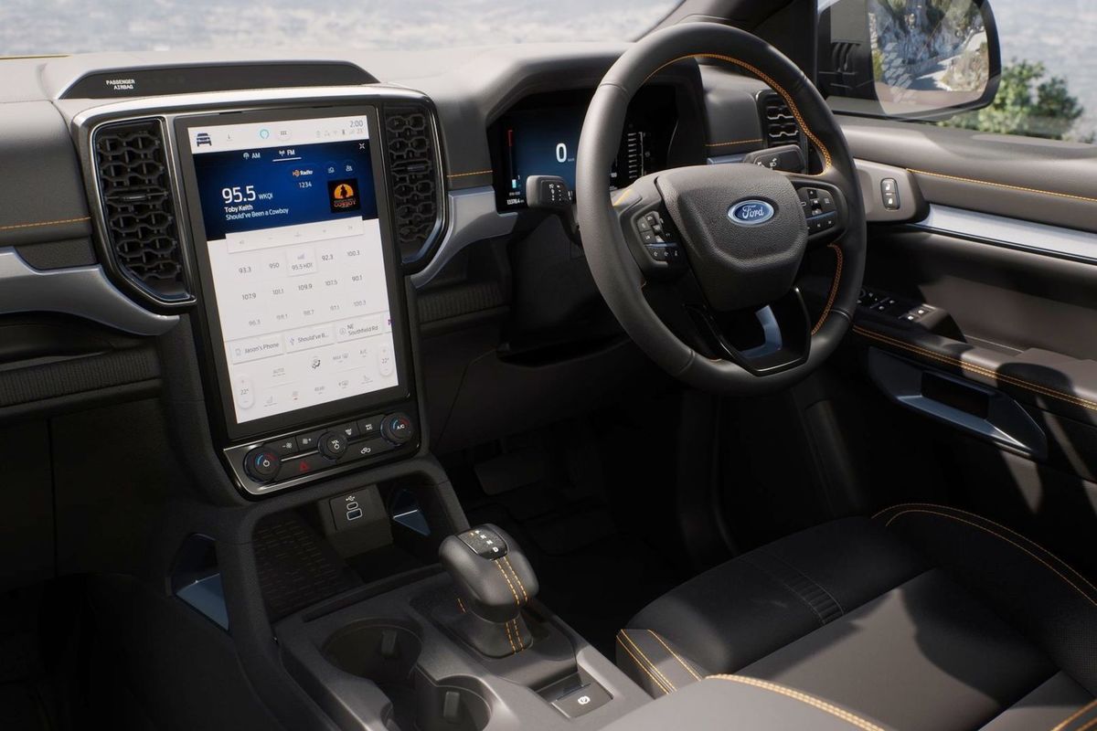 Interiér je zariadený takmer v štýle SUV....