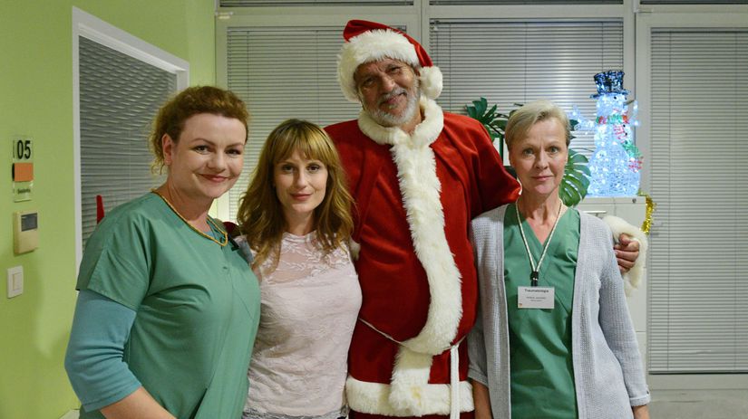 Záber z vianočnej epizódy Sestričiek.