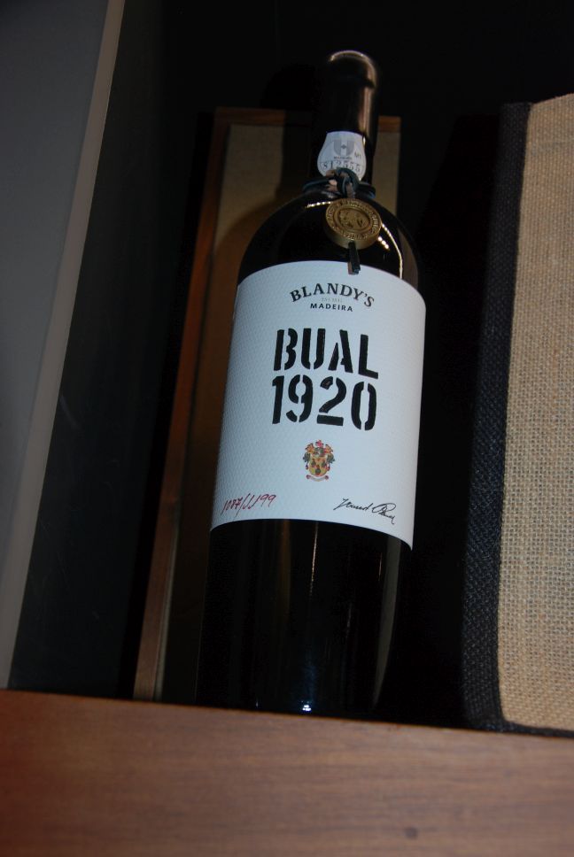 Fľaša madeiry za 2 000 eur.