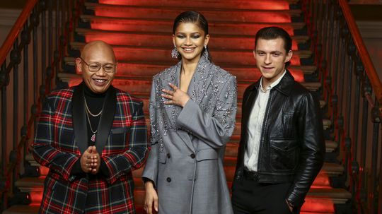 Zľava: Herci Jacob Batalon, Zendaya a Tom Holland.