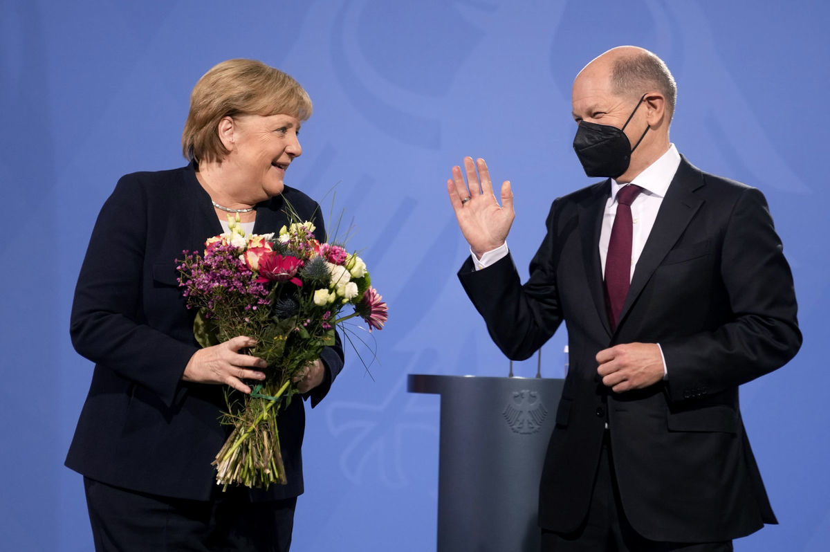 Olaf Scholz, Angela Merkelová