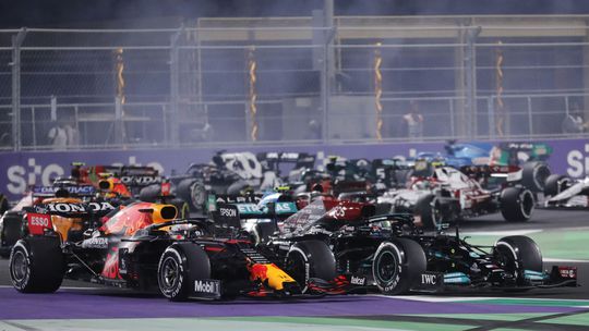 Max Verstappen, Lewis Hamilton