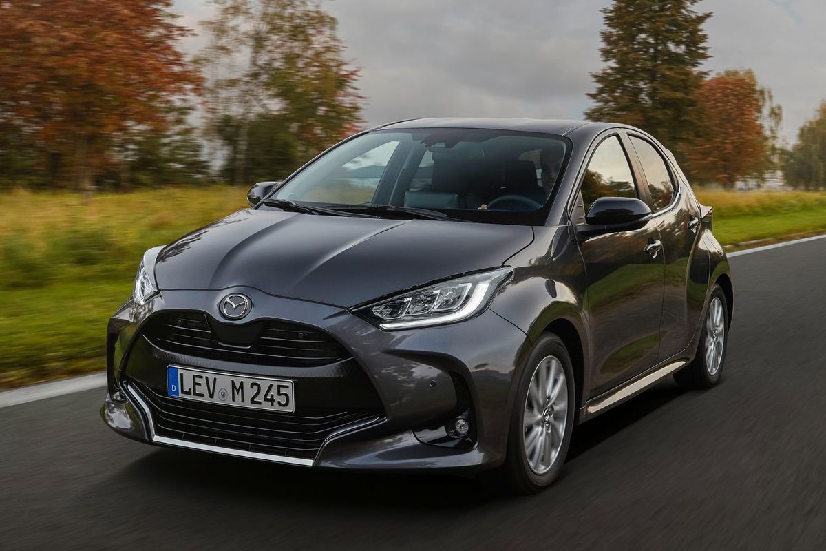 Nová Mazda 2 bude dvojčaťom Toyoty Yaris,...