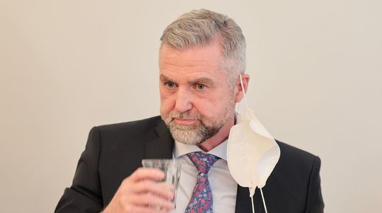 Bývalý policajný prezident Tibor Gašpar bude kandidovať za Smer