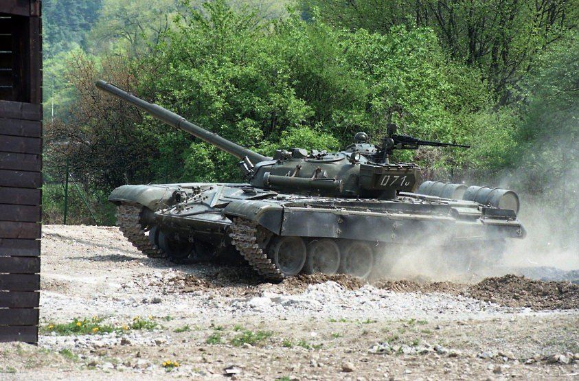 Stredný tank T 72 M2. Tento typ tankov sa...