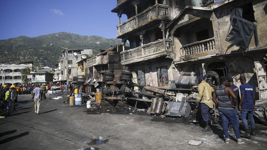 Najmenej 60 ľudí zomrelo po výbuchu cisterny s palivom na severe Haiti