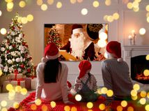 vianoce, vianočné sviatky, televízor, televízia, oddych, santa claus, rodina, christmas,