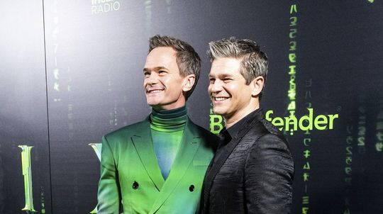 Herec Neil Patrick Harris (vľavo) a jeho manžel...