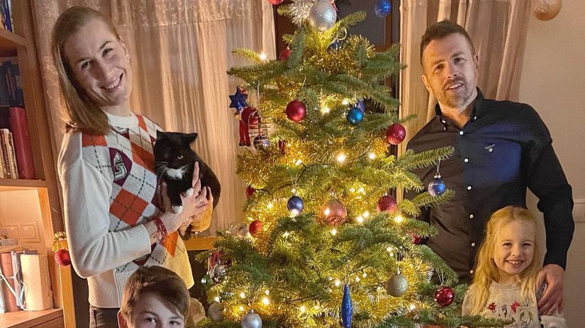 Anastasia Kuzminová s rodinou.