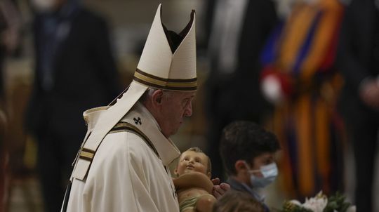 Pápež František vo vianočnej homílii vyzval na prijatie 