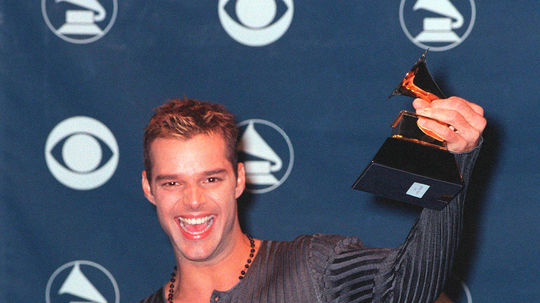 Spevák Ricky Martin na zábere z roku 1999.