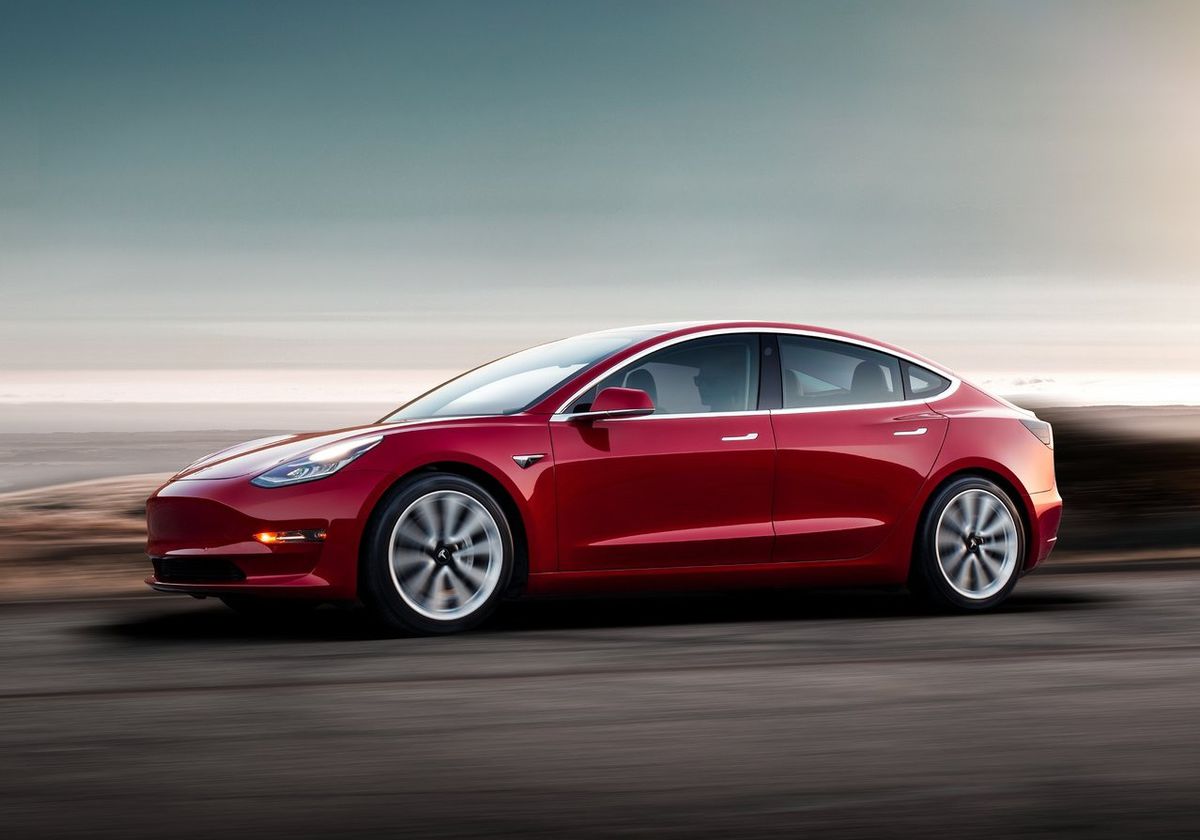 Tesla v efektivite tiež exceluje. V prvej...
