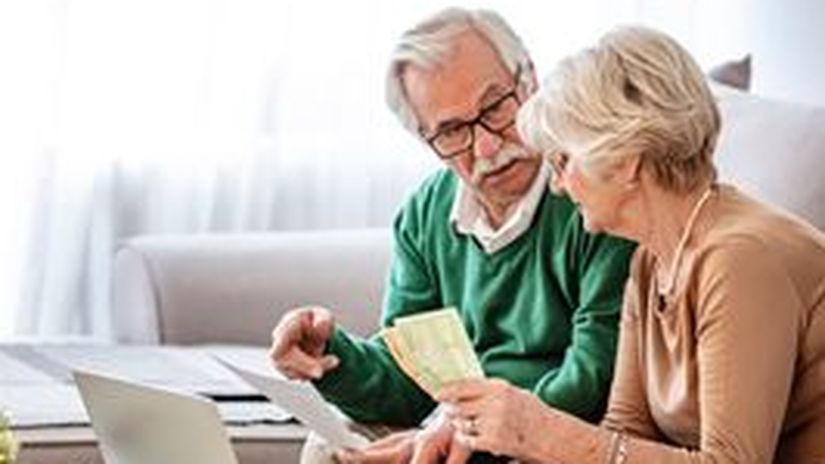 senior dôchodcovia dochodca peniaze