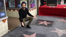 Herec Milo Ventimigilia pózuje pri svojej...