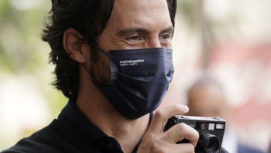 Herec Milo Ventimiglia pred ceremoniálom...