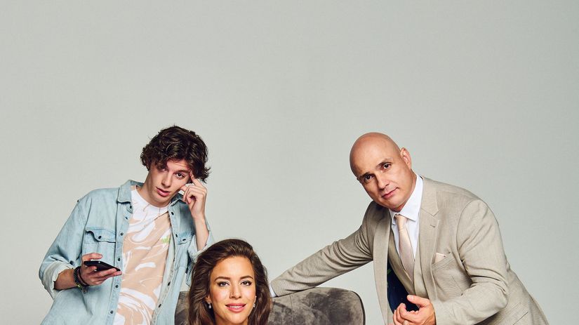 Prvá séria seriálu Šťastní vs. Šťastní.