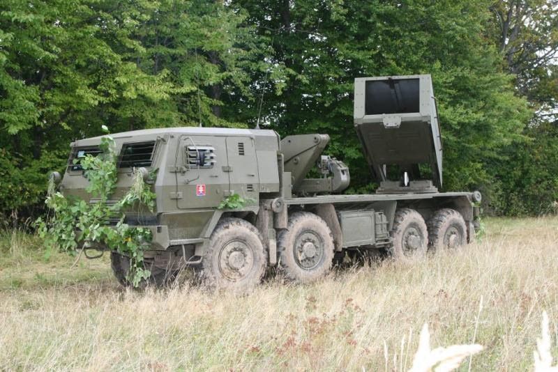 Salvový raketomet RM 7085 MODULAR na podvozku...