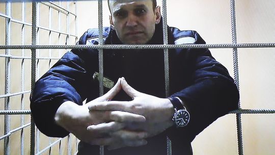 Žijem si ako Putin a Medvedev, opisuje Navaľnyj pobyt v novej väznici