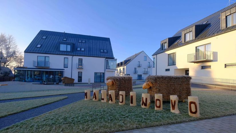 Apartmánový komplex Maladinovo sa nachádza hneď...