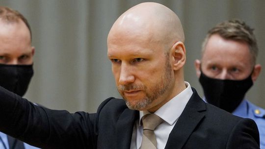 Breivika čoskoro prevezú do väzenia neďaleko ostrova Utöya, kde vraždil