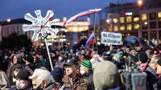 Prieskum: Polovica Slovákov hovorí nie zmluve s USA
