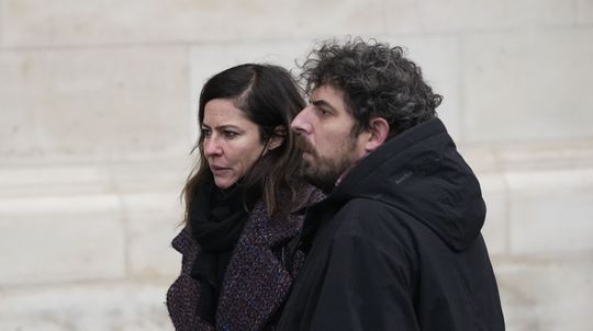 Herečka Anna Mouglalis a Damien Bonnard...