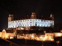 Bratislavský hrad nasvietili na pamiatku...