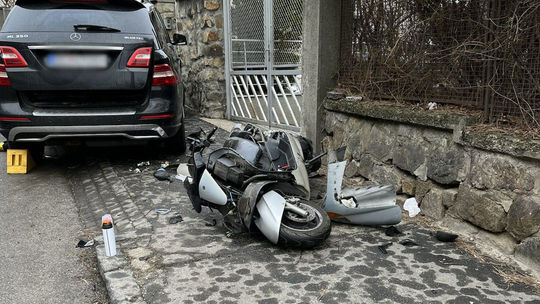 Nehoda na bratislavskej Kolibe si vyžiadala život motorkára