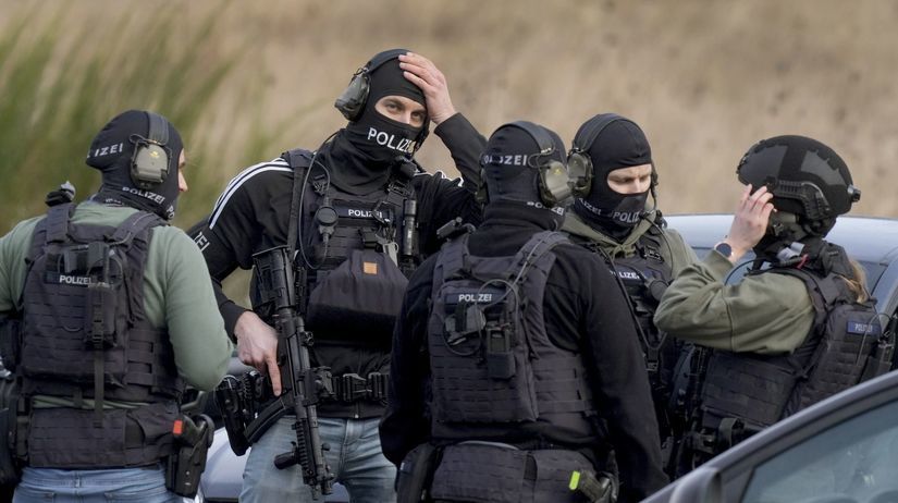Nemecko policajti hliadka zastrelení páchatelia...