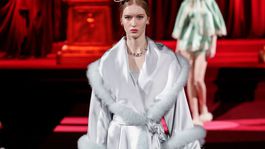 Archívny záber: Modelka na prehliadke značky...