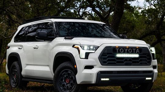 Toyota Sequoia - 2023