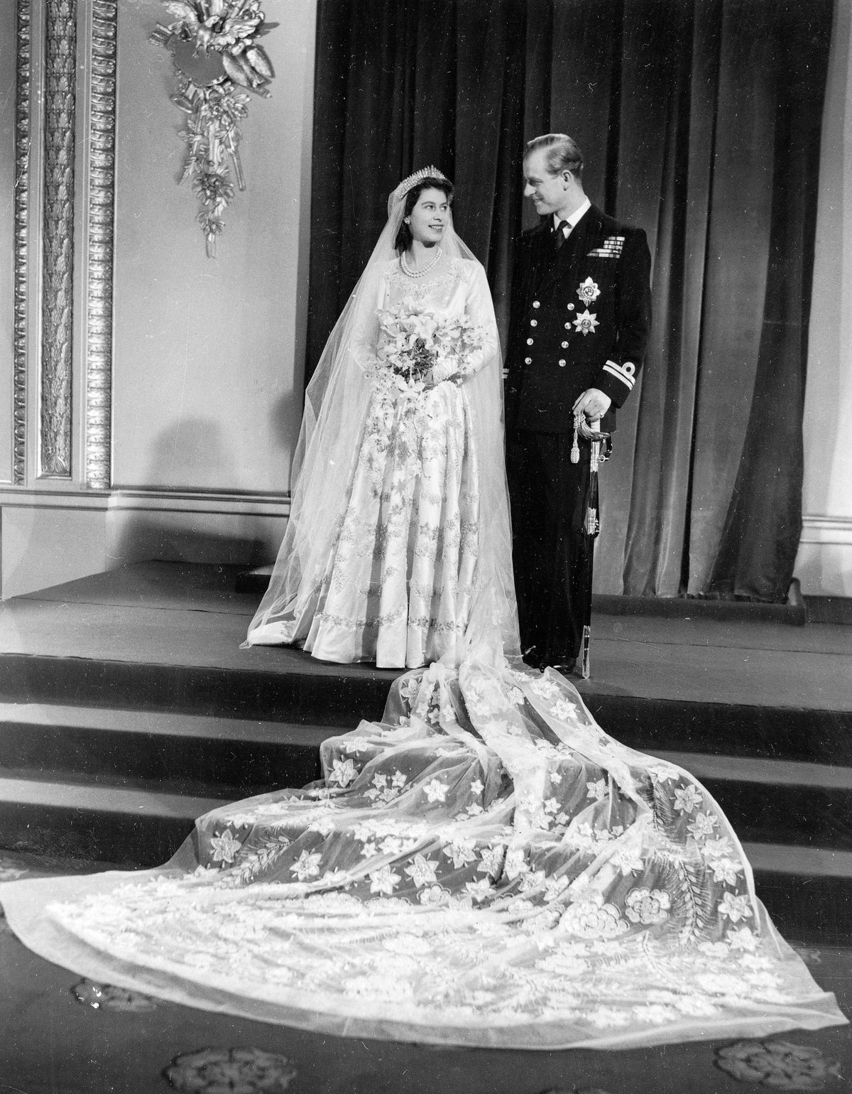 Britská kráľovná Alžbeta II. a jej manžel princ...