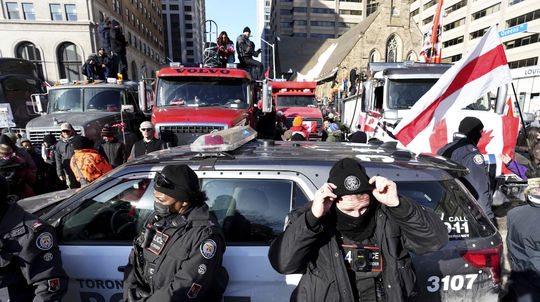 Polícia v Toronte zablokovala cestu počas...