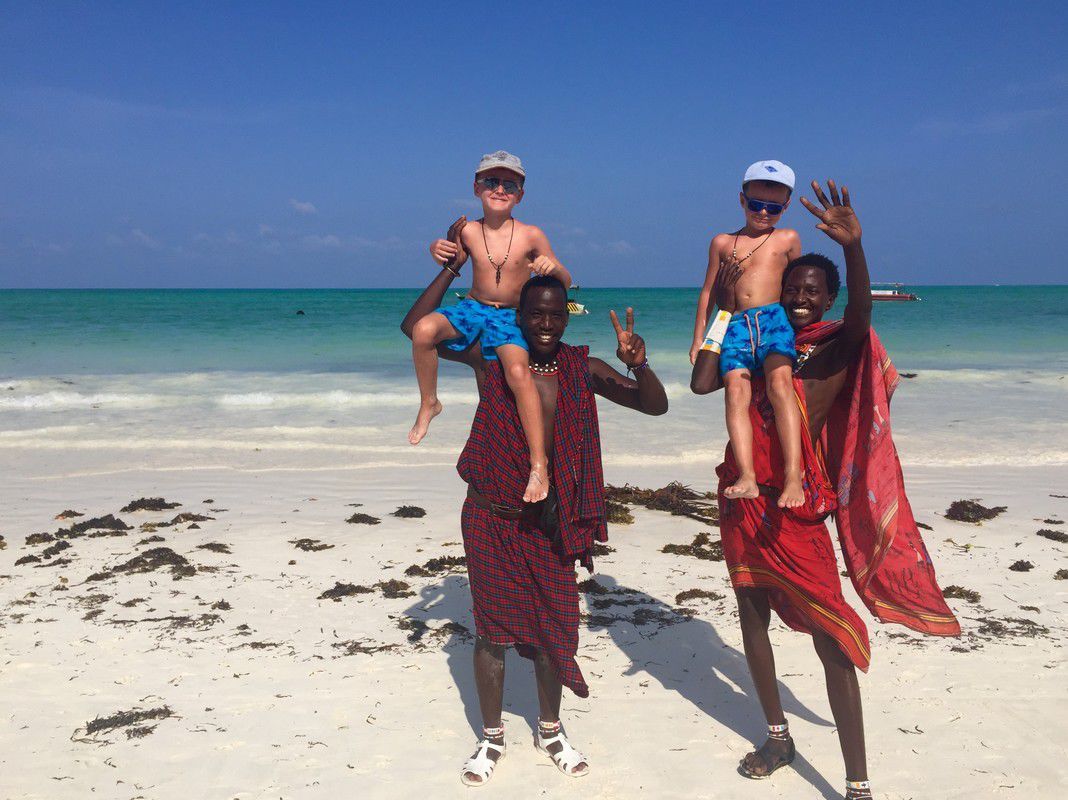 Rodina na výlete na Zanzibare.