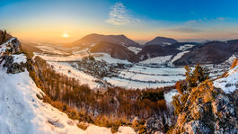 Zimna panorama Maninskej a  Kostoleckej tiesnavy. Foto V. Rucek.
