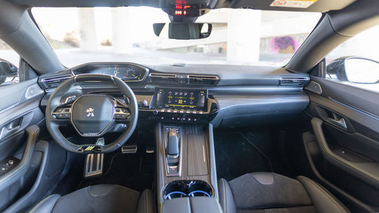 Peugeot 508 SW PSE - test 2022