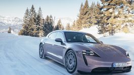 Porsche-Taycan Sport Turismo-2022-1280-03